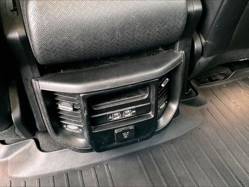 Used 2020 RAM 1500 Laramie image 33