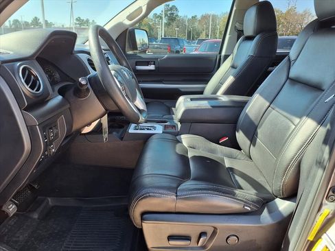 Certified 2018 Toyota Tundra SR5 image 17