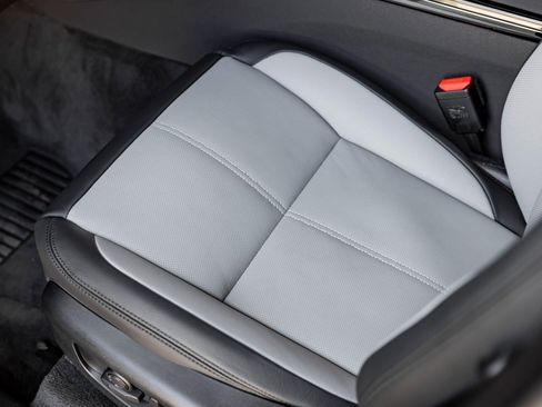 New 2026 Land Rover Range Rover Velar Dynamic SE image 15