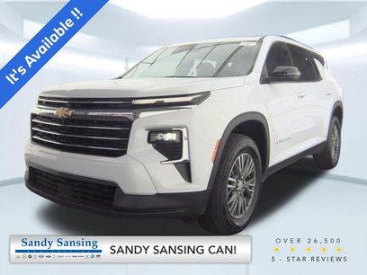 Used 2025 Chevrolet Traverse LT