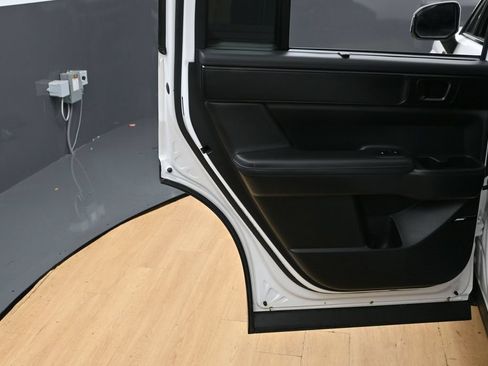 Used 2025 Hyundai Santa Fe Calligraphy FWD image 33