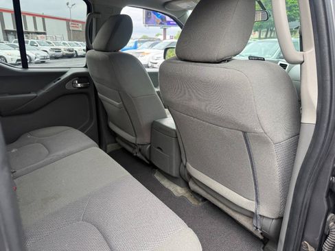 Used 2018 Nissan Frontier SV AWD/4WD image 29