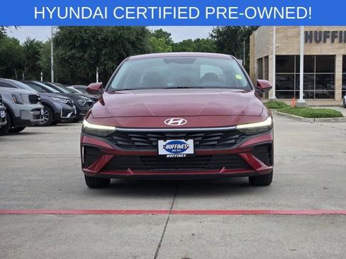 Certified 2025 Hyundai Elantra SE FWD image 2