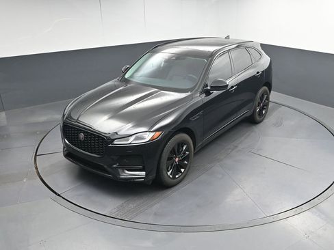 Used 2022 Jaguar F-PACE S image 32