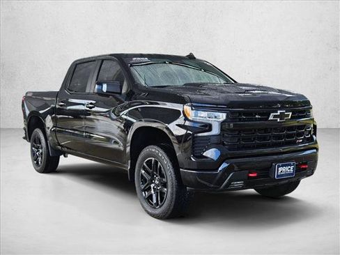 Used 2025 Chevrolet Silverado 1500 LT Trail Boss w/ LT Trail Boss Premium Package AWD/4WD image 3