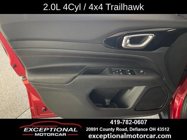 Used 2025 Jeep Compass Trailhawk AWD/4WD image 34