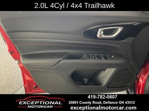 Used 2025 Jeep Compass Trailhawk AWD/4WD image 34