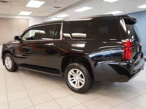 Used 2020 Chevrolet Suburban LT image 7