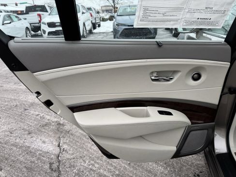 Used 2016 Acura RLX Sport Hybrid w/ Advance Pkg image 33