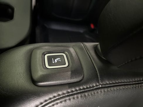 Used 2024 Jeep Wagoneer L Series II image 19