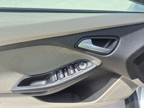 Used 2013 Ford Focus SE FWD image 11