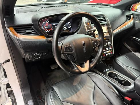 Used 2018 Lincoln MKC Select w/ Select Plus Package FWD image 9