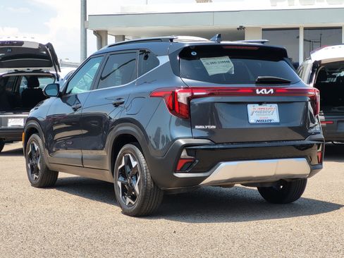 Used 2024 Kia Seltos EX AWD/4WD image 6