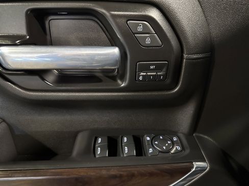 Used 2021 GMC Sierra 1500 SLT image 16