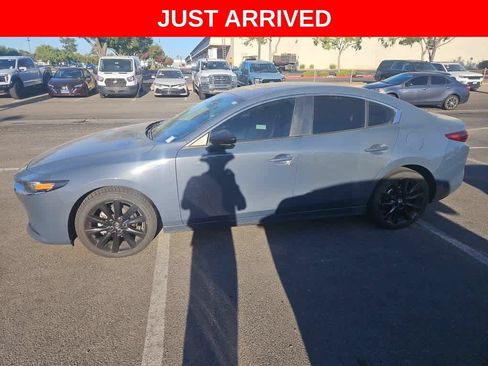 Used 2022 MAZDA MAZDA3 s FWD image 2