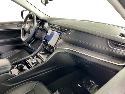 Used 2022 Jeep Grand Cherokee Limited image 29