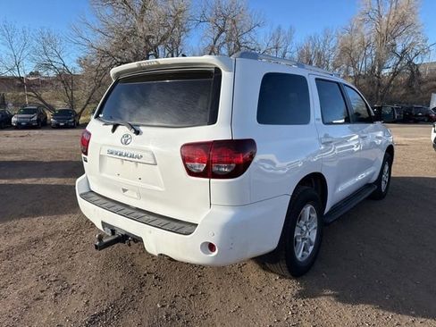 Used 2018 Toyota Sequoia SR5 w/ Premium Package image 6