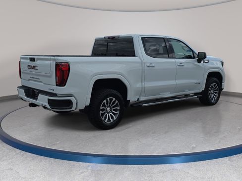 Used 2023 GMC Sierra 1500 AT4 w/ AT4 Premium Package AWD/4WD image 5