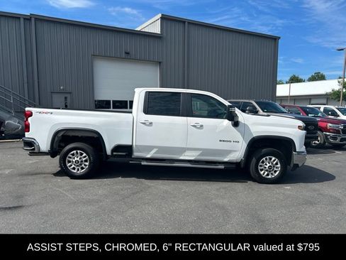 Used 2025 Chevrolet Silverado 2500 LT w/ Convenience Package AWD/4WD image 2