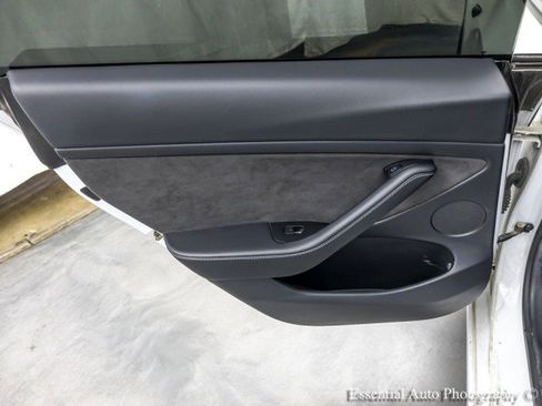 Used 2021 Tesla Model 3 Standard Range Plus image 37