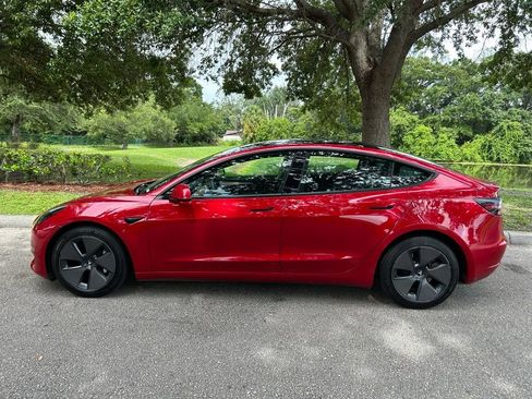 Used 2023 Tesla Model 3 Standard Range RWD image 3