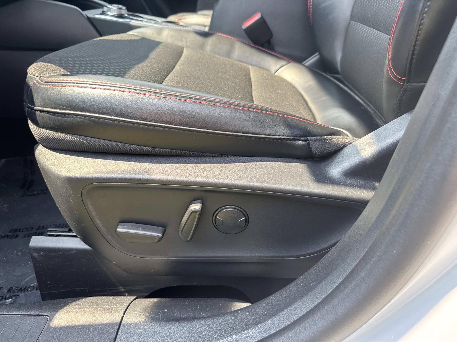 Used 2025 Ford Escape ST-Line FWD image 16