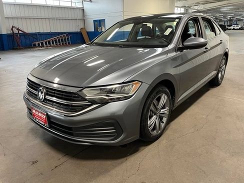 Used 2024 Volkswagen Jetta SE FWD image 7