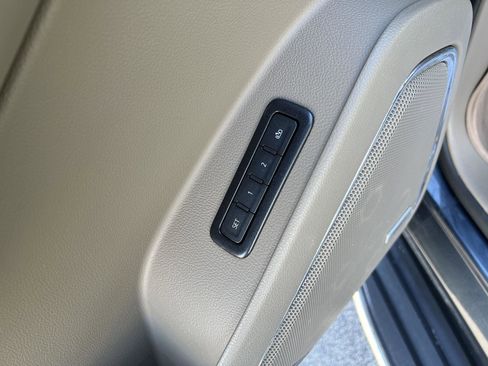 Used 2020 GMC Yukon XL SLT image 15