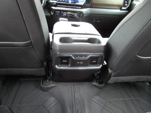 Used 2023 Chevrolet Silverado 1500 High Country w/ Technology Package AWD/4WD image 17