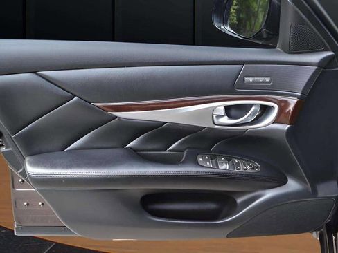 Used 2015 INFINITI Q70 3.7 image 17