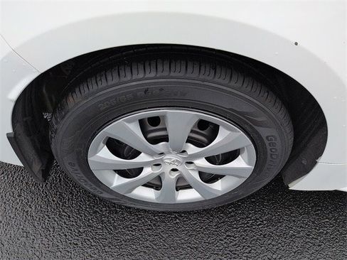 Certified 2024 Toyota Corolla LE image 9