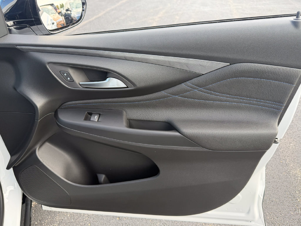 New 2026 Buick Envista Sport Touring w/ Convenience I Package FWD image 33