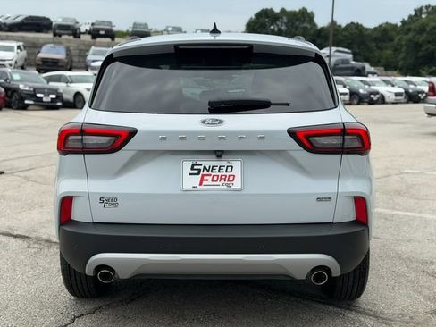 Used 2025 Ford Escape SE FWD image 6