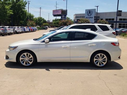 Used 2018 Acura ILX FWD image 5