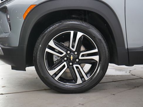 Used 2024 Chevrolet TrailBlazer LT w/ Convenience Package AWD/4WD image 29