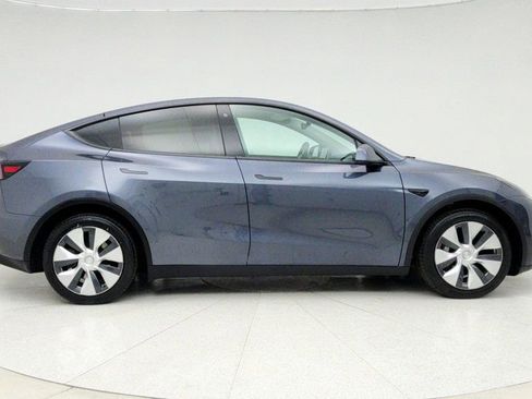 Used 2020 Tesla Model Y Long Range image 4