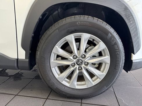 Certified 2024 Toyota Corolla Cross LE w/ Moonroof Package AWD/4WD image 54