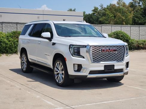 Used 2024 GMC Yukon Denali AWD/4WD image 3
