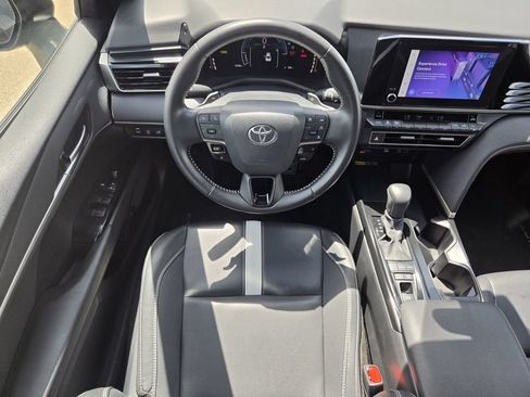 Used 2025 Toyota Camry SE FWD image 14