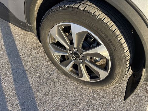 Used 2023 Ford Escape Platinum image 7