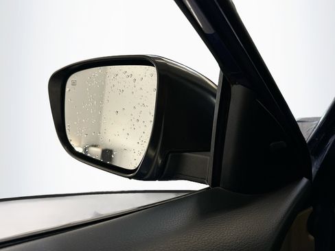 Used 2017 Nissan Rogue SL w/ SL Premium Package AWD/4WD image 16