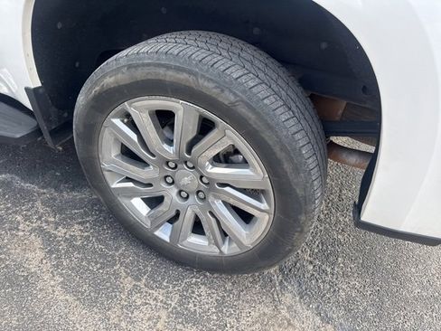 Used 2019 Chevrolet Silverado 1500 High Country w/ High Country Premium Package image 7