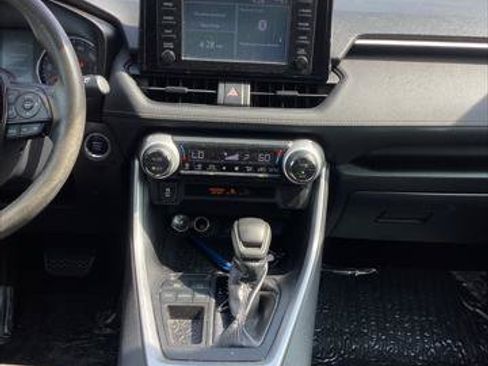Used 2019 Toyota RAV4 XLE FWD image 23
