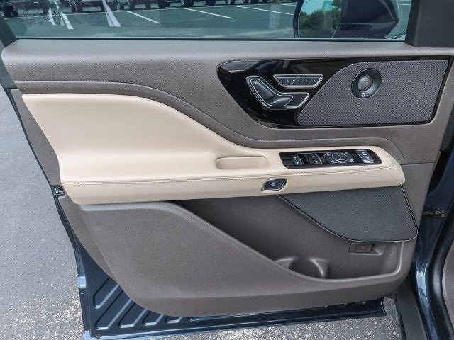 Used 2023 Lincoln Aviator Reserve RWD image 13