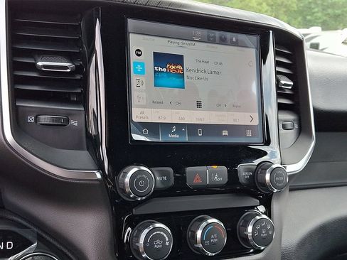 New 2026 RAM 1500 Express AWD/4WD image 17