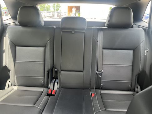 Used 2023 Volkswagen Atlas Cross Sport SE AWD/4WD image 22