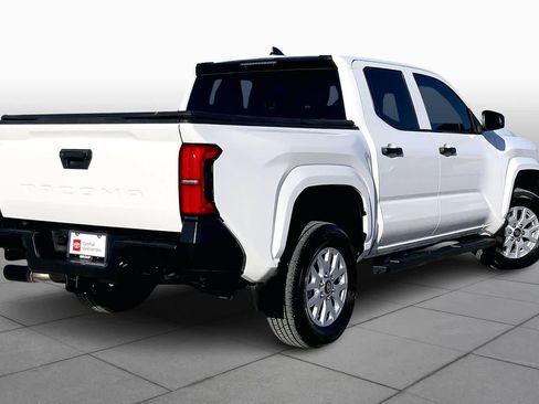 Used 2024 Toyota Tacoma SR image 12