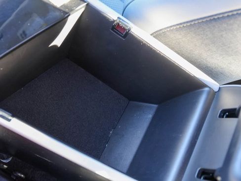 Used 2024 Hyundai Elantra Limited image 20