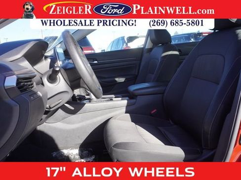 Used 2024 Nissan Altima 2.5 SV image 12