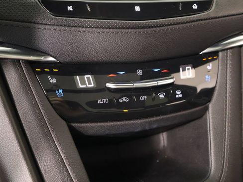 Used 2021 Cadillac XT5 Premium Luxury FWD image 7